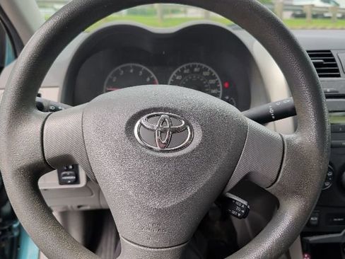 Used 2009 Toyota Corolla LE FWD image 3