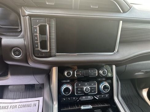 Used 2023 GMC Yukon XL Denali AWD/4WD image 12