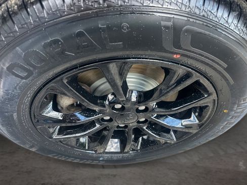 Used 2021 Jeep Cherokee Latitude Lux AWD/4WD image 16