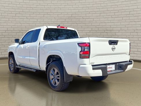 Certified 2025 Nissan Frontier SV RWD image 7
