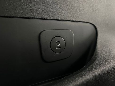 Used 2025 Ford Explorer Active w/ Active Comfort Package image 33