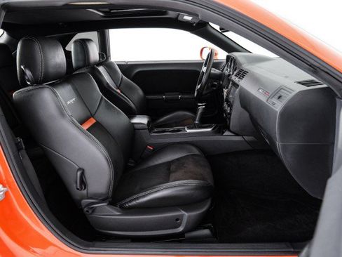 Used 2009 Dodge Challenger SRT8 w/ SRT Option Group II RWD image 30