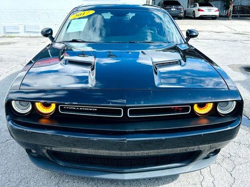 Used 2017 Dodge Challenger R/T image 8