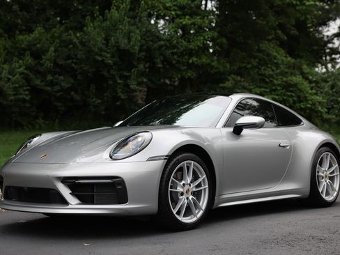 Used 2024 Porsche 911 Carrera w/ Premium Package image 13