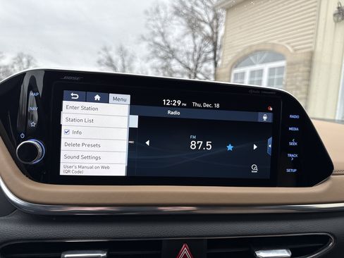 Used 2021 Hyundai Sonata Limited w/ Preferred Accessory Package image 19