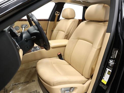 Used 2010 Rolls-Royce Ghost RWD image 16