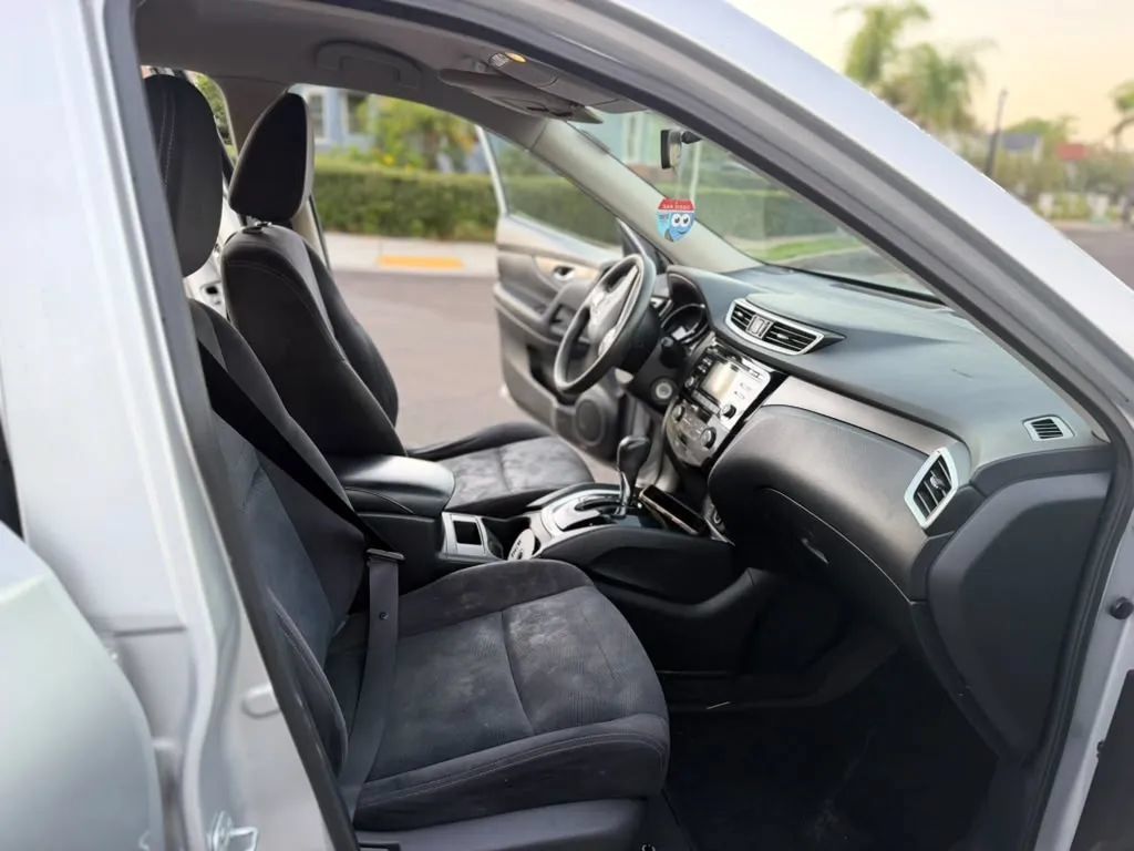 Used 2016 Nissan Rogue S FWD image 7