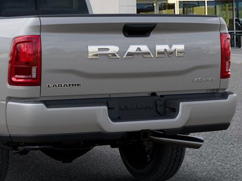 New 2026 RAM 2500 Laramie AWD/4WD image 13