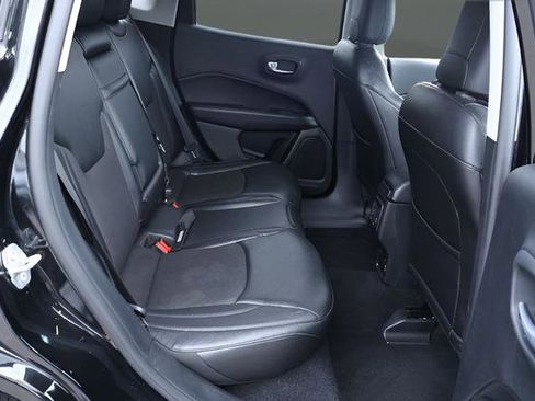 Used 2018 Jeep Compass Latitude w/ Popular Equipment Group FWD image 19