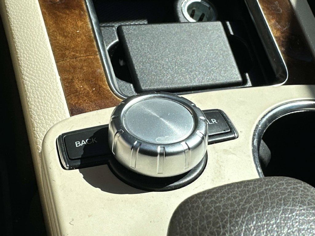 Used 2013 Mercedes-Benz GLK 350 4MATIC image 22