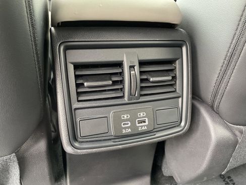Used 2026 Subaru Forester Premium AWD/4WD image 24