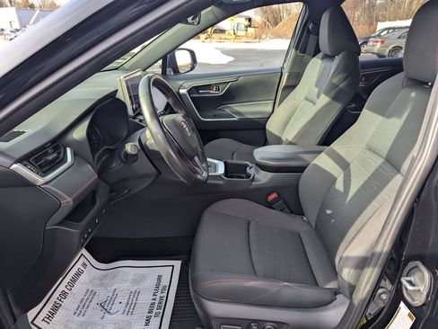 Used 2023 Toyota RAV4 SE image 10