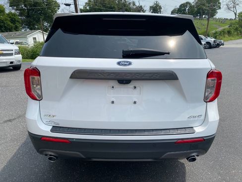 Used 2021 Ford Explorer XLT w/ Equipment Group 202A AWD/4WD image 4