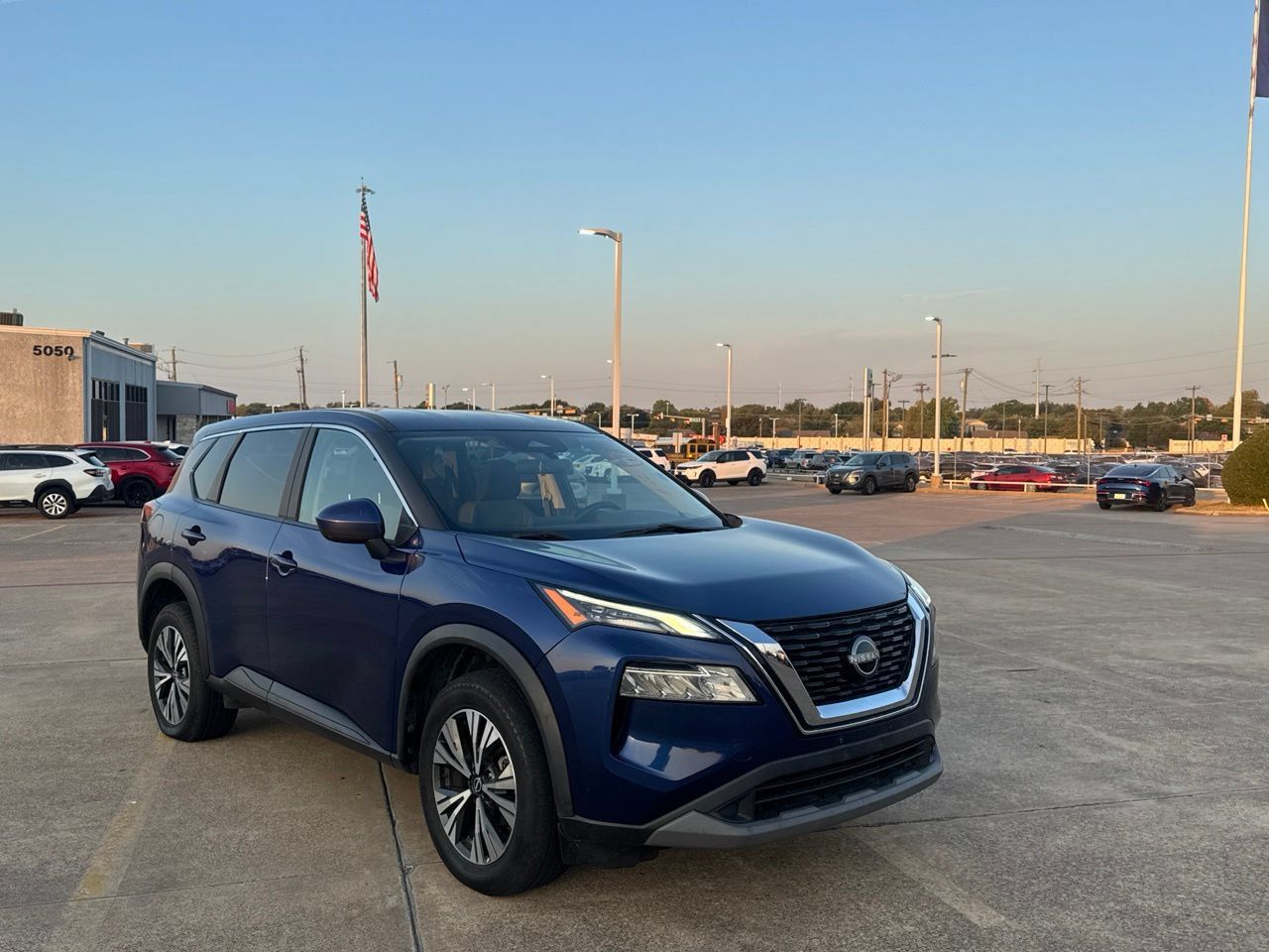 Used 2023 Nissan Rogue SV AWD/4WD image 1