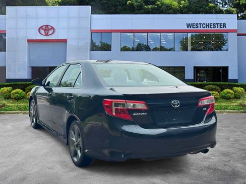 Used 2014 Toyota Camry SE FWD image 5