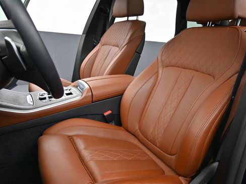 Used 2025 BMW X5 xDrive40i image 11