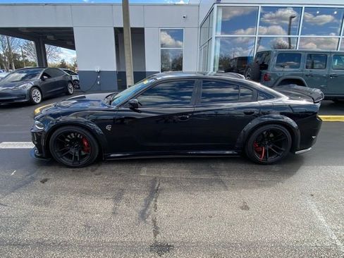 Used 2016 Dodge Charger SRT Hellcat w/ Harman/Kardon Audio Group image 5