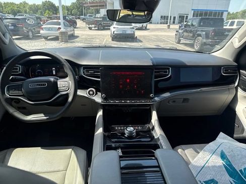 Used 2022 Jeep Wagoneer Series I w/ Convenience Group I AWD/4WD image 6
