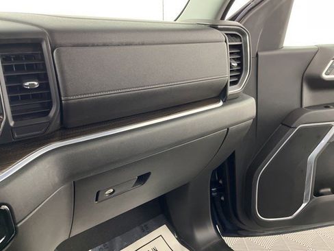 Used 2022 Chevrolet Silverado 1500 LT AWD/4WD image 28