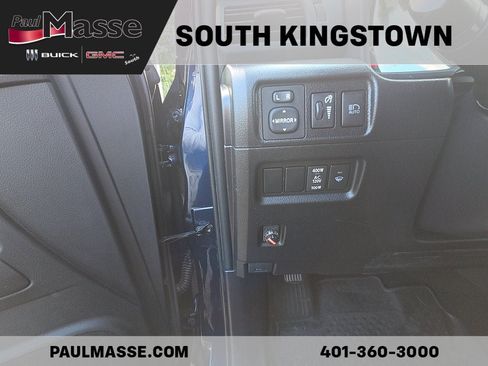 Used 2022 Toyota 4Runner SR5 AWD/4WD image 10