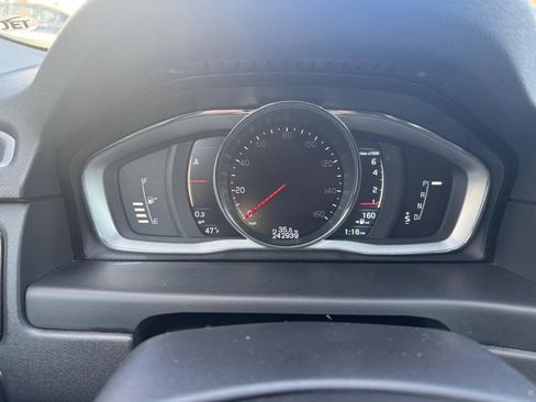 Used 2015 Volvo XC70 T6 image 13