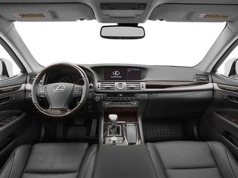 Used 2013 Lexus LS 460 AWD w/ Comfort Pkg image 7