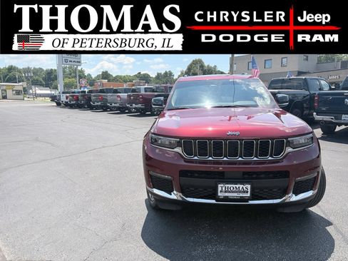 Used 2022 Jeep Grand Cherokee L Limited AWD/4WD image 2