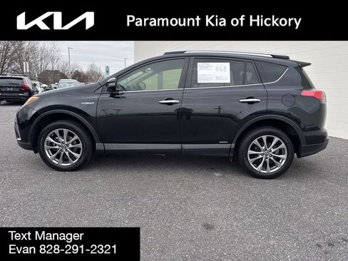 Used 2017 Toyota RAV4 Limited image 4