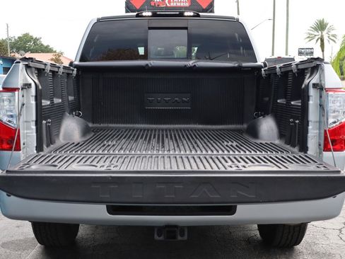 Used 2018 Nissan Titan SV w/ SV Convenience Package RWD image 15