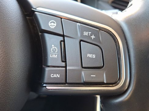 Used 2020 Jaguar XF Premium image 23