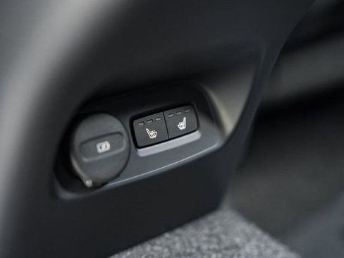 Used 2026 Volvo XC40 B5 Plus w/ Protection Package Premier image 35