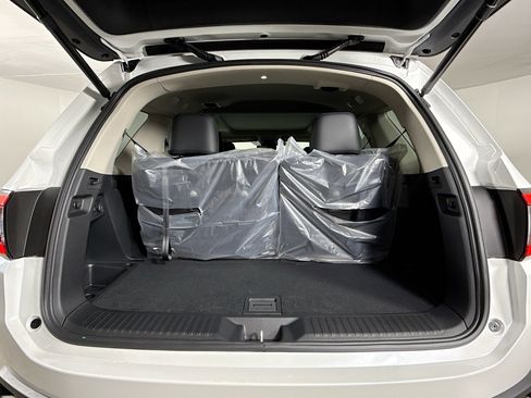 New 2025 Honda Pilot Touring image 35