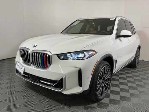 Certified 2024 BMW X5 xDrive40i w/ Premium Package AWD/4WD image 2