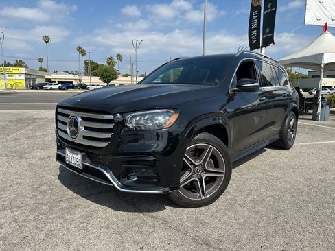 Used 2025 Mercedes-Benz GLS 450 4MATIC image 3