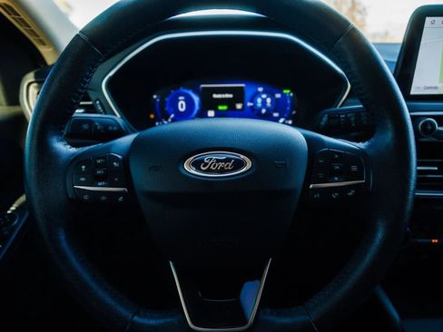 Used 2020 Ford Escape Titanium w/ Titanium Premium Package 2.0 image 14