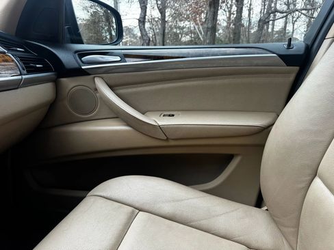 Used 2009 BMW X5 xDrive30i image 9