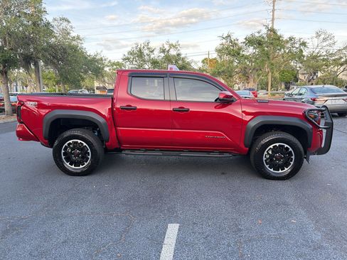 Used 2025 Toyota Tacoma TRD Off-Road image 8