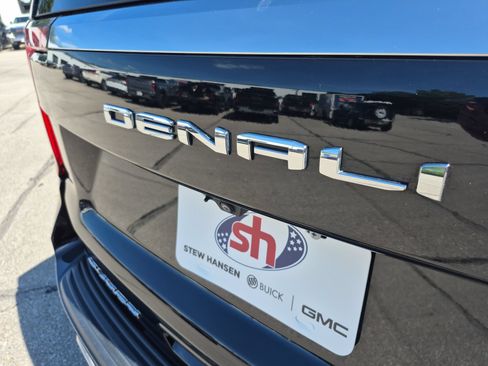 Certified 2025 GMC Yukon XL Denali w/ Sun & Power Step Package AWD/4WD image 33