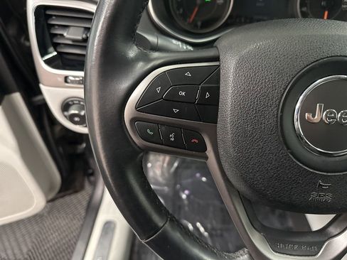 Used 2020 Jeep Cherokee Limited image 15