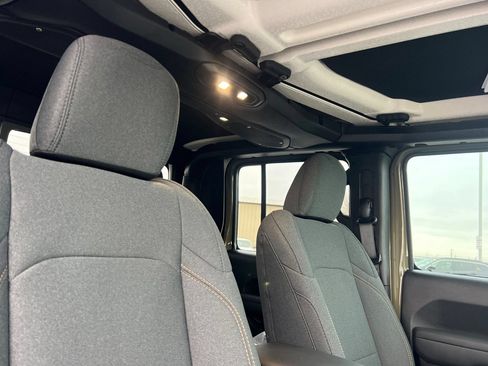 New 2026 Jeep Gladiator Sport AWD/4WD image 12