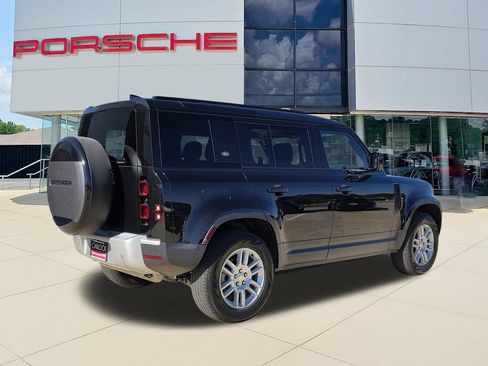 Used 2024 Land Rover Defender 110 S image 6