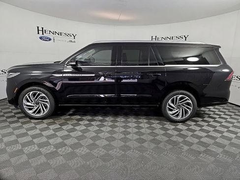 New 2025 Lincoln Navigator L Reserve AWD/4WD image 5