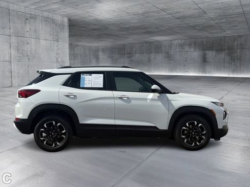 Certified 2021 Chevrolet TrailBlazer LT w/ Convenience Package FWD image 6