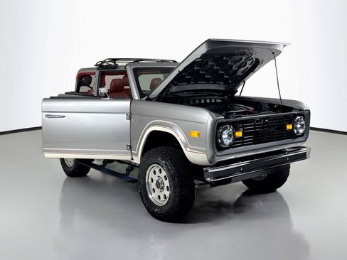 Used 2025 Ford Bronco Badlands AWD/4WD image 38