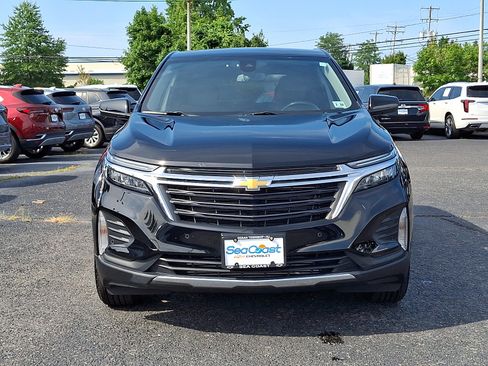 Used 2023 Chevrolet Equinox LT FWD image 2