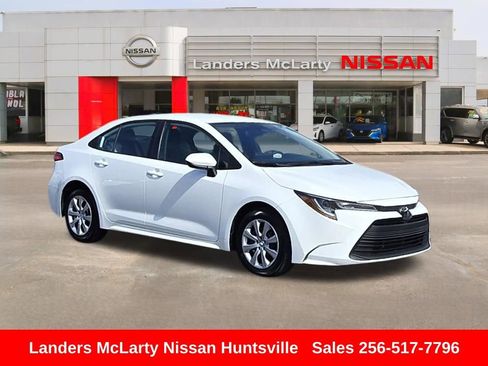 Used 2023 Toyota Corolla LE image 1