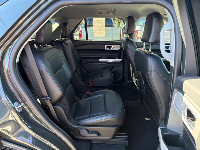 Used 2024 Ford Explorer XLT w/ Equipment Group 202A AWD/4WD image 37
