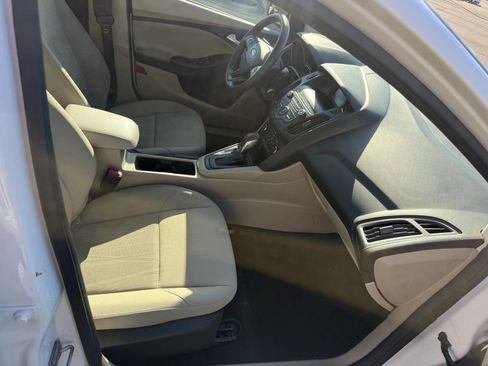 Used 2018 Ford Focus SE image 16