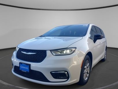 New 2026 Chrysler Pacifica Select