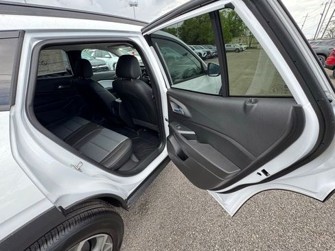 New 2026 Chevrolet Trax LT w/ Sunroof Package FWD image 21